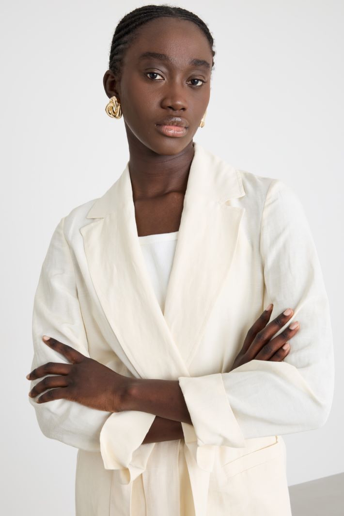 Blazer con cintura Intrend - 3