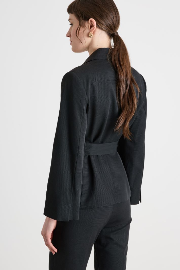 Blazer con cintura Intrend - 4