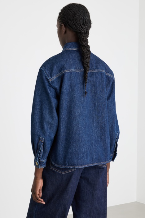 Chaqueta de denim con bolsillo de pecho