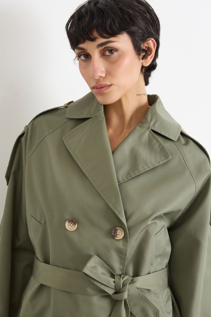 Cropped double-breasted trench coat Intrend - 3