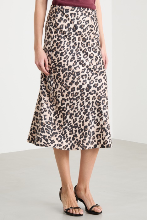 Falda midi con estampado animal