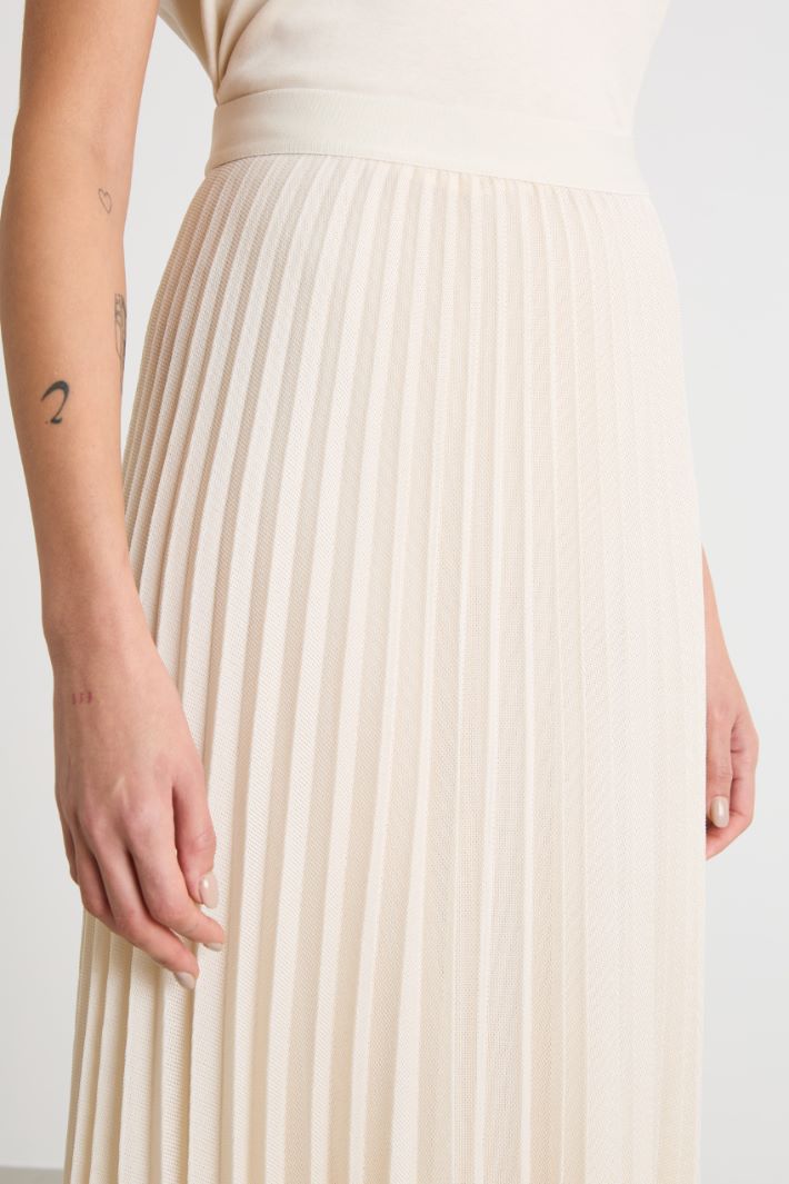 Long sunray-pleated skirt Intrend - 3