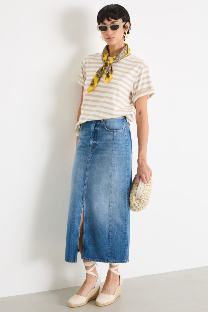 Denim skirt with slit Intrend