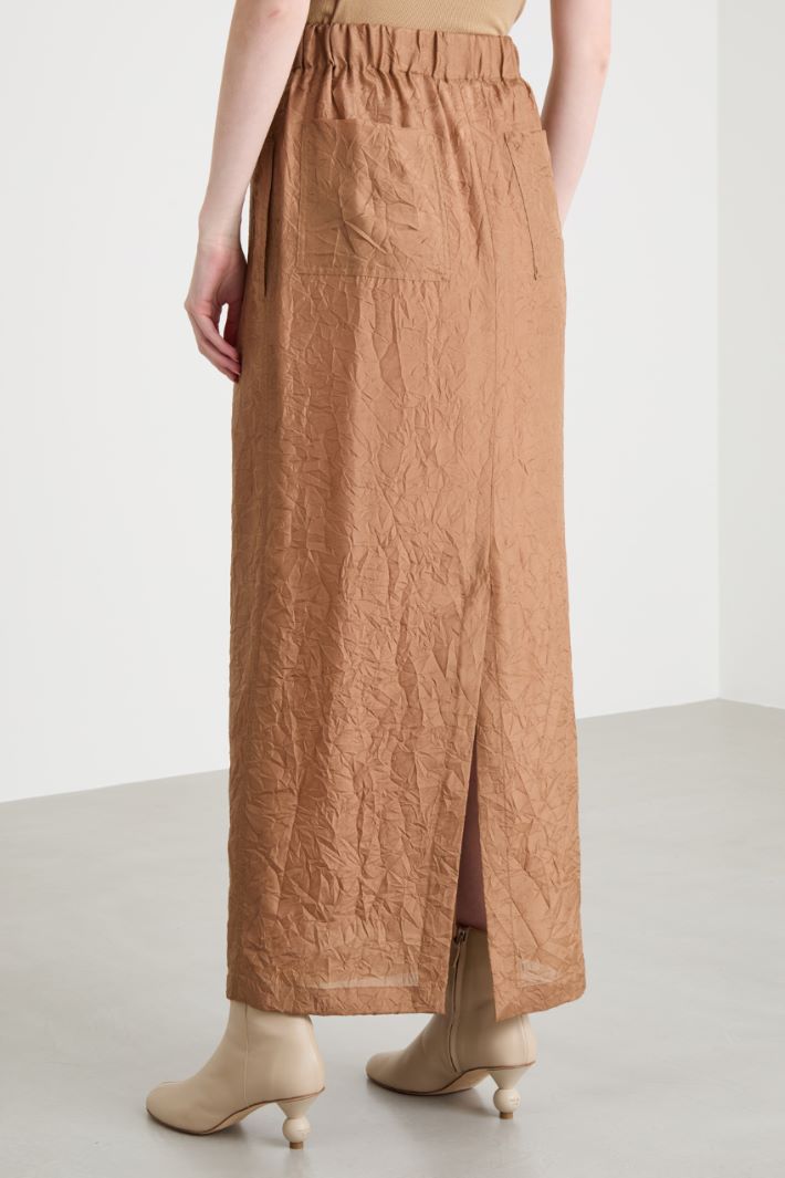 Long crinkle-effect skirt Intrend - 4