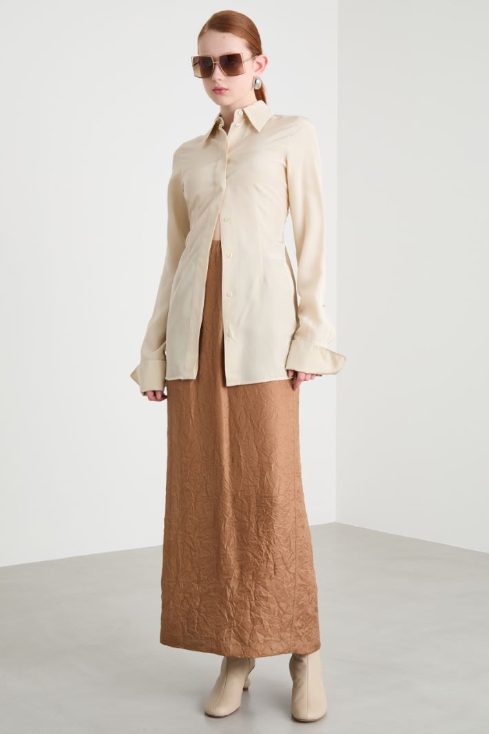 Long crinkle-effect skirt Intrend