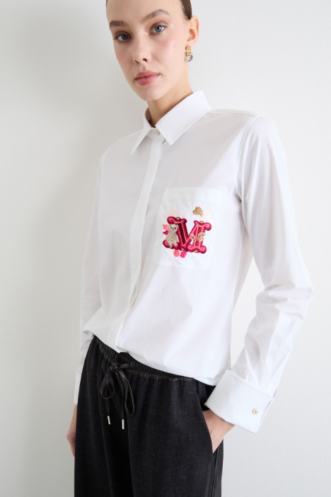 Camicia con ricamo