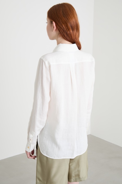 Camicia con bottoni nascosti