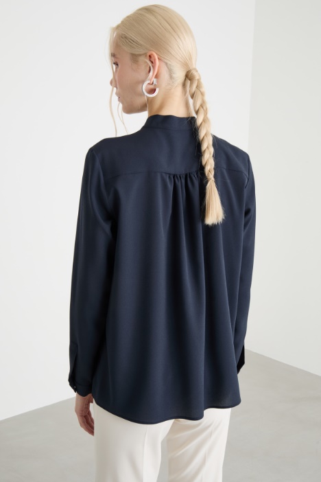 Blusa de crepé de China