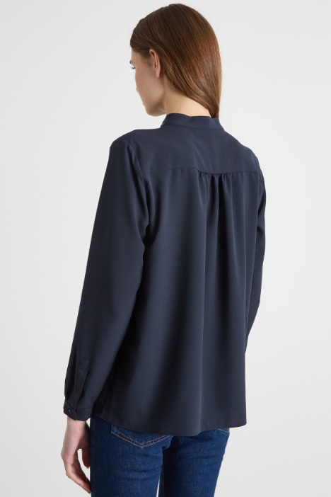 Blusa de crepé de China