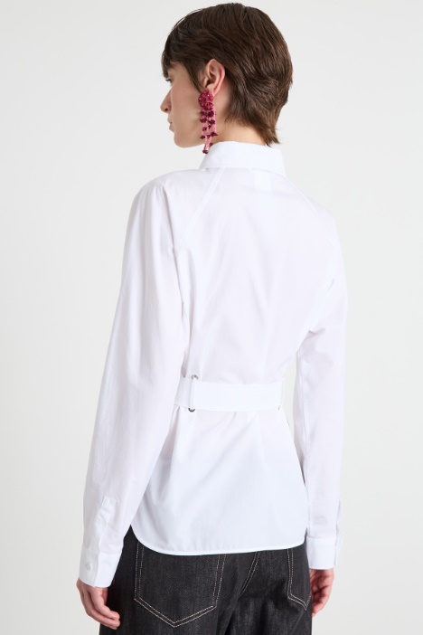 Camisa de popelina con cinturón