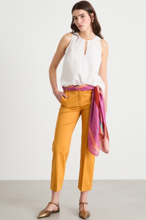 Cut-out poplin top Intrend