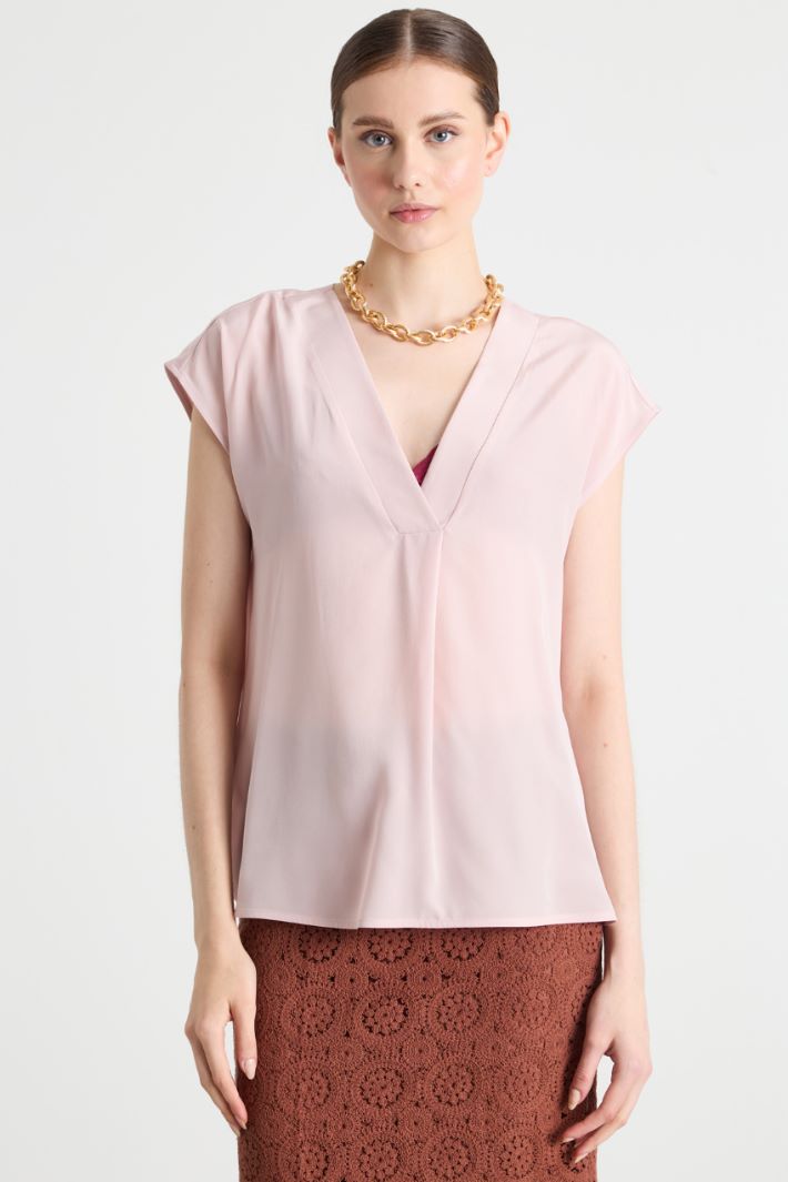 Flowing-fit V-neck blouse Intrend - 2