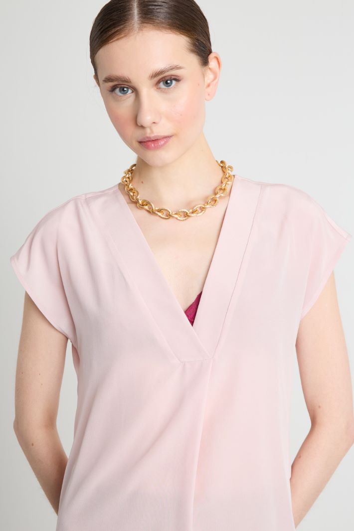 Flowing-fit V-neck blouse Intrend - 3