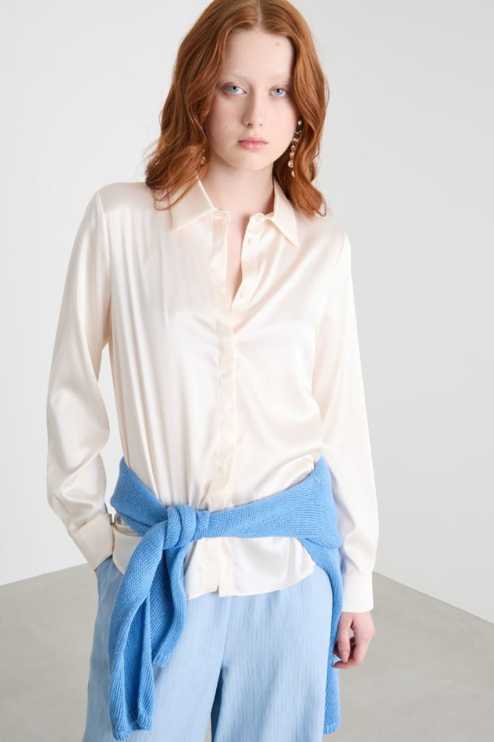 Concealed button blouse Intrend - 2