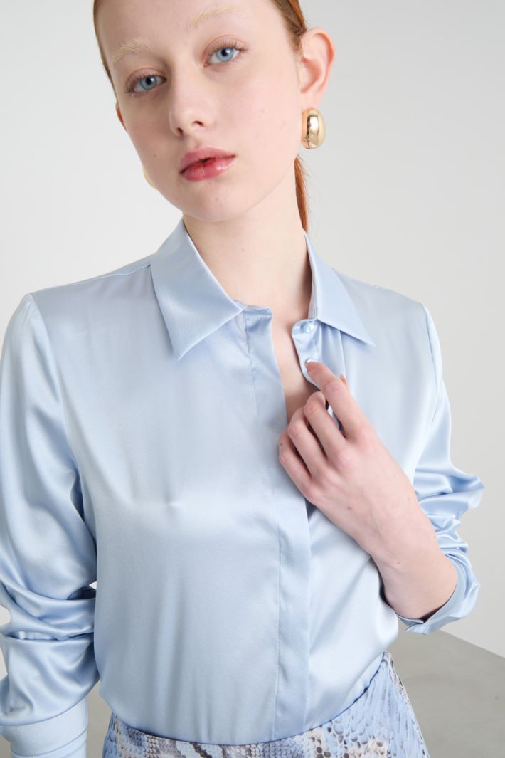 Concealed button blouse Intrend - 3