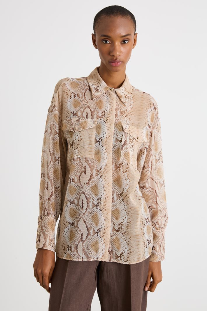 Animal-print georgette blouse Intrend - 2