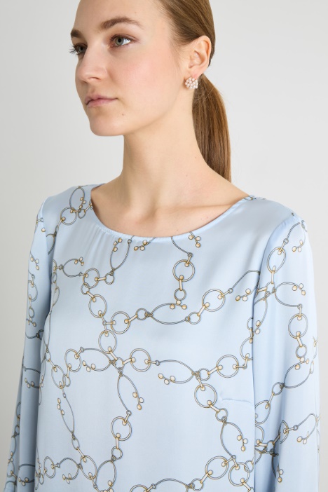 Blusa in raso a fantasia