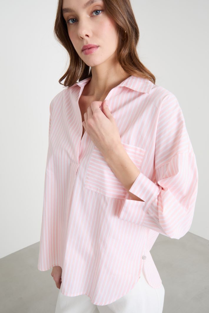 Wide-fit poplin shirt Intrend - 3