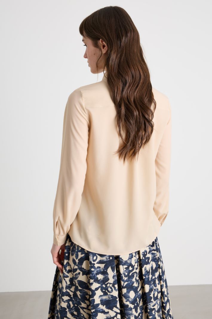 Blusa in crepe con rouches Intrend - 4
