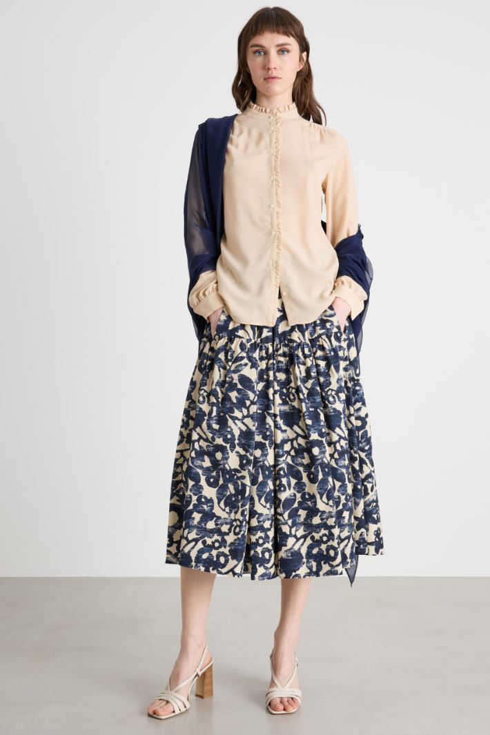 Blusa in crepe con rouches Intrend