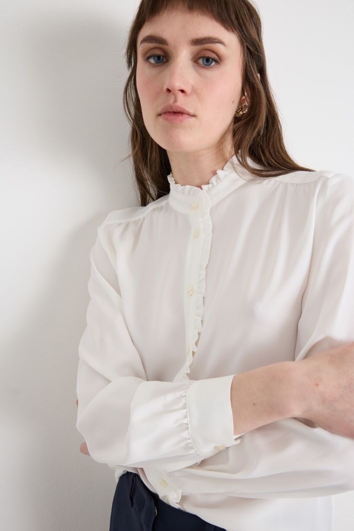Blusa in crepe con rouches Intrend - 3