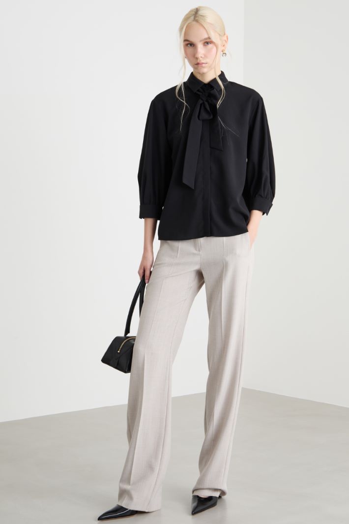 Crepe de chine blouse with scarf Intrend