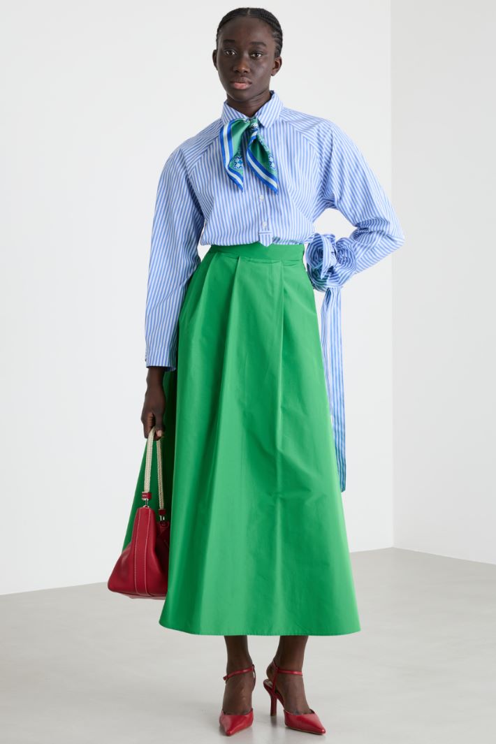 Camicia in popeline con applicazione floreale Intrend