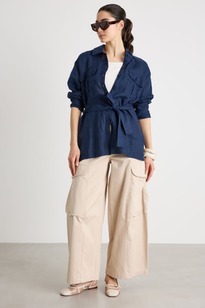 Oversized shirt with pockets Intrend
