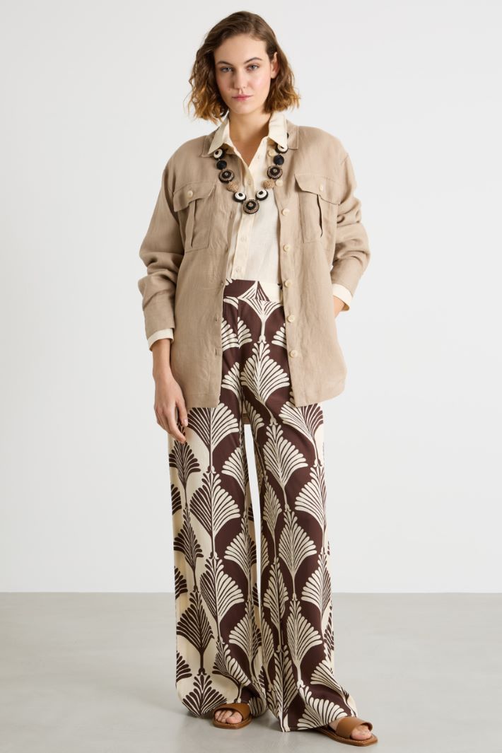 Oversized shirt with pockets Intrend