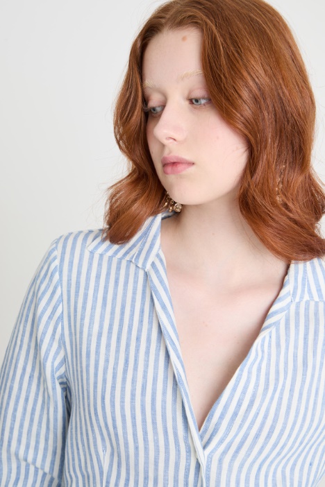 Camicia con scollo a V