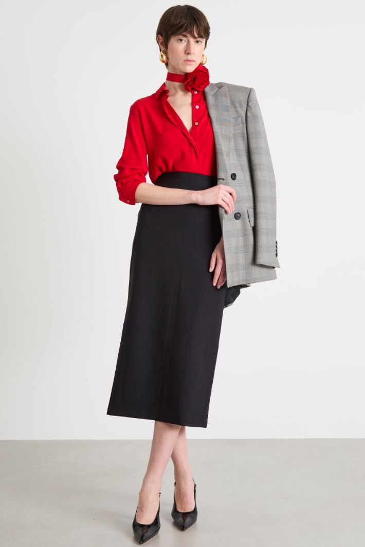 Floral appliqué blouse Intrend