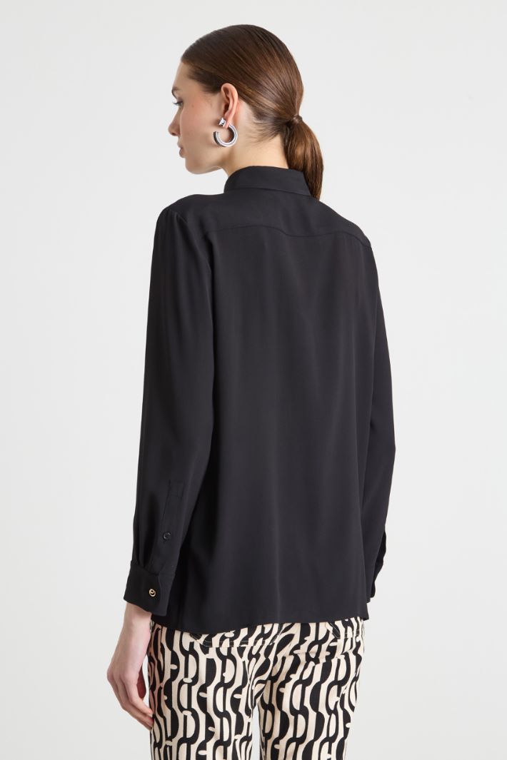 Floral appliqué blouse Intrend - 4