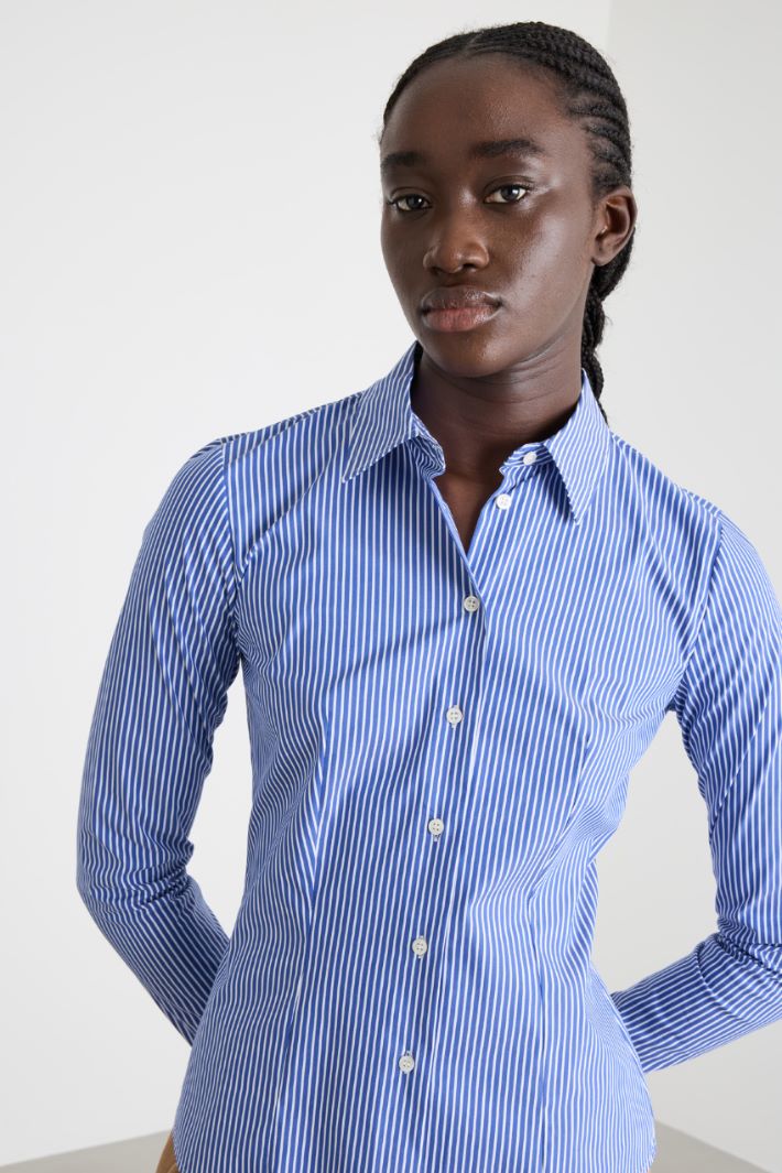 Camicia aderente in popeline stretch Intrend - 3