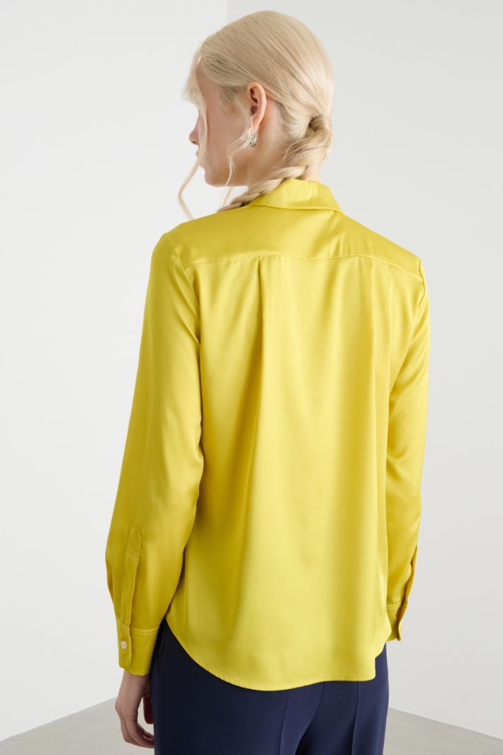 Lightweight stretch satin blouse Intrend - 4