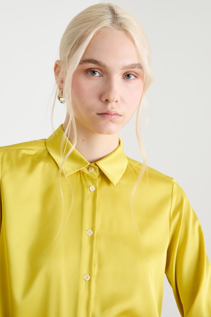 Lightweight stretch satin blouse Intrend - 3