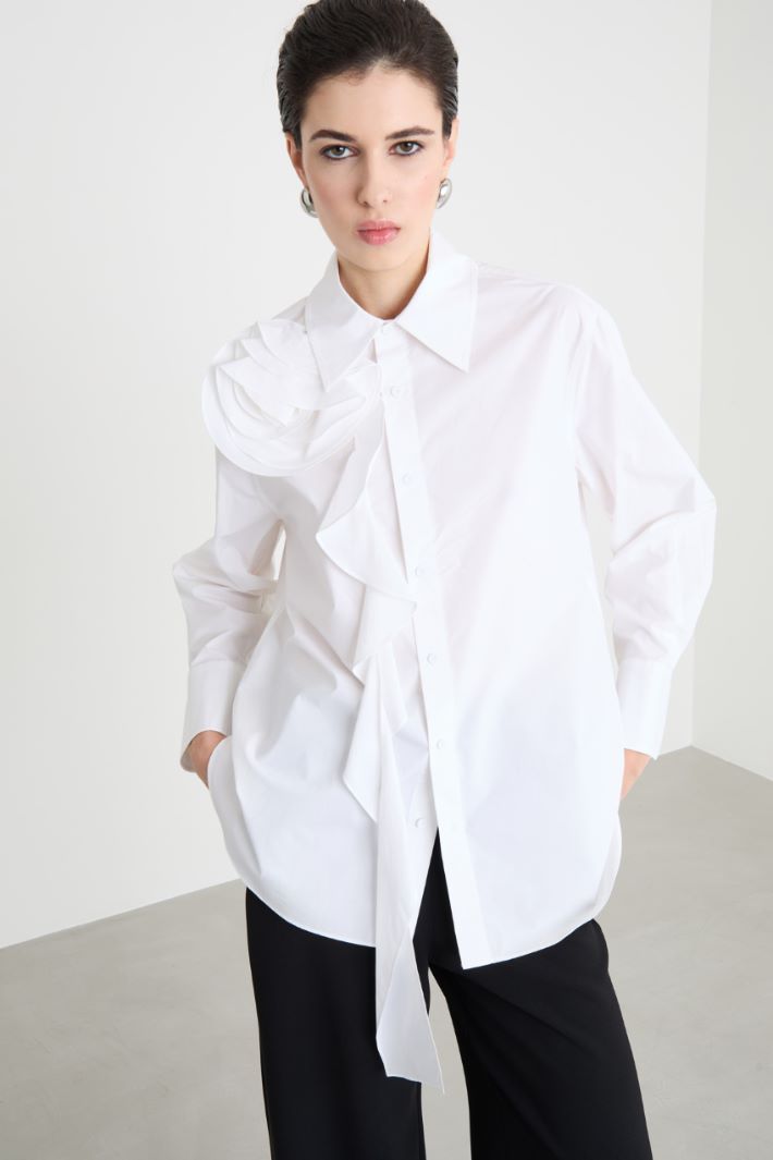 Ruffle and Floral Appliqué Shirt Intrend - 2