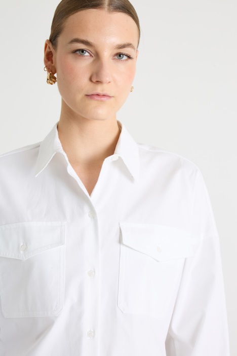 Camisa de popelina con bolsillos