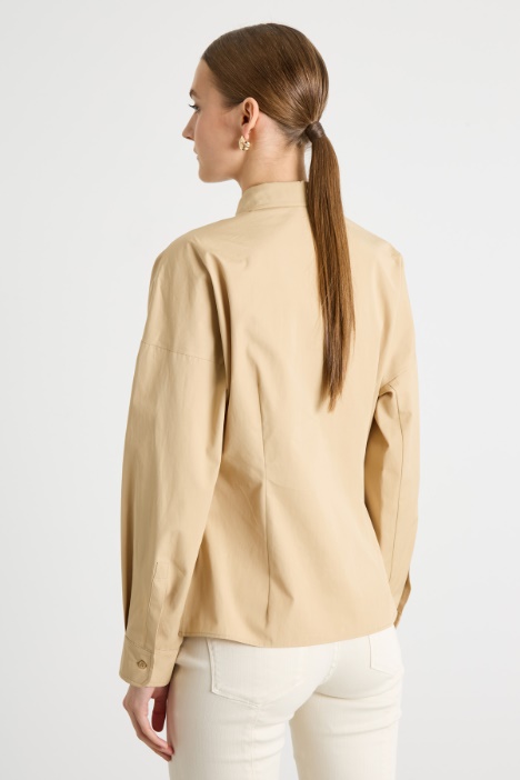 Camisa de popelina con bolsillos