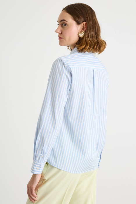 Camisa con bolsillo de parche