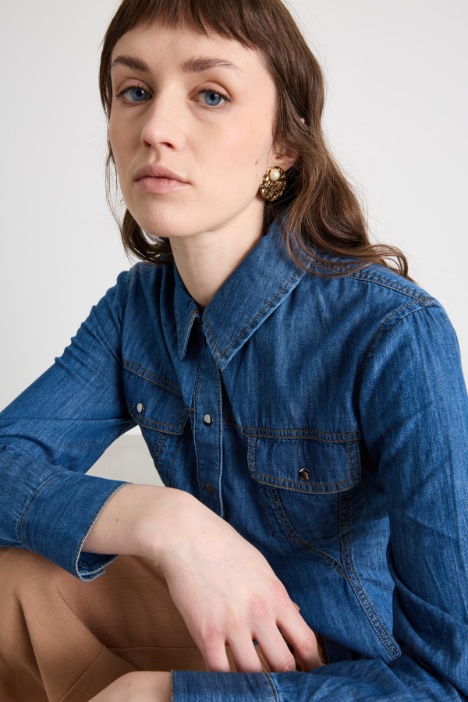 Camicia di jeans con taschinI