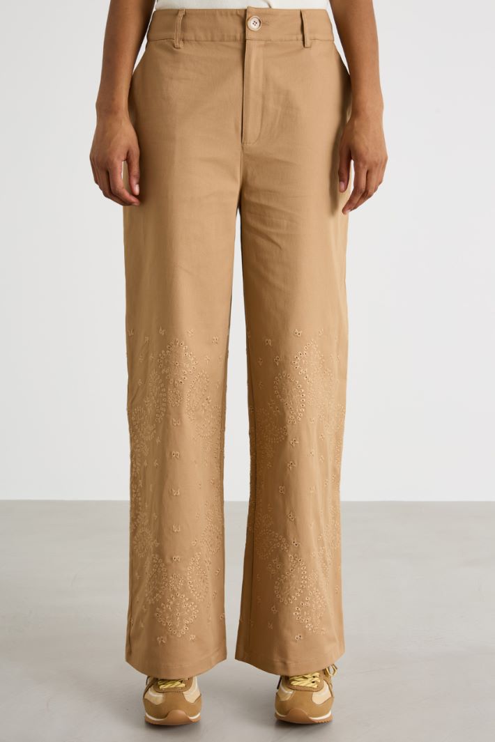 Embroidered gabardine trousers Intrend - 2
