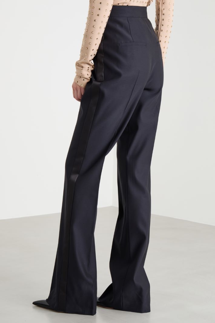 Straight-fit trousers in matte satin Intrend - 4