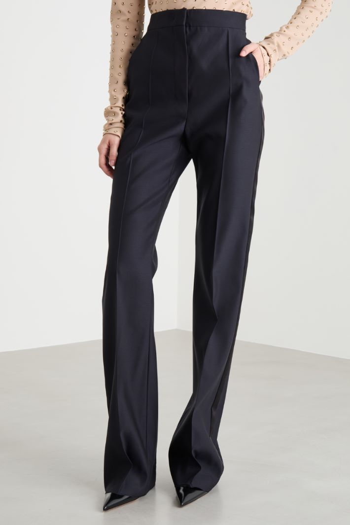 Straight-fit trousers in matte satin Intrend - 2