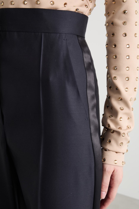 Pantalone dritto in raso opaco