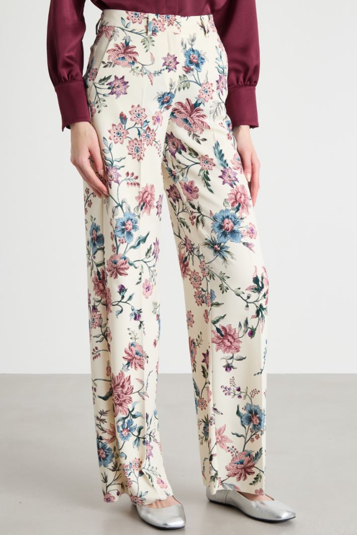 Floral-print trousers Intrend - 2
