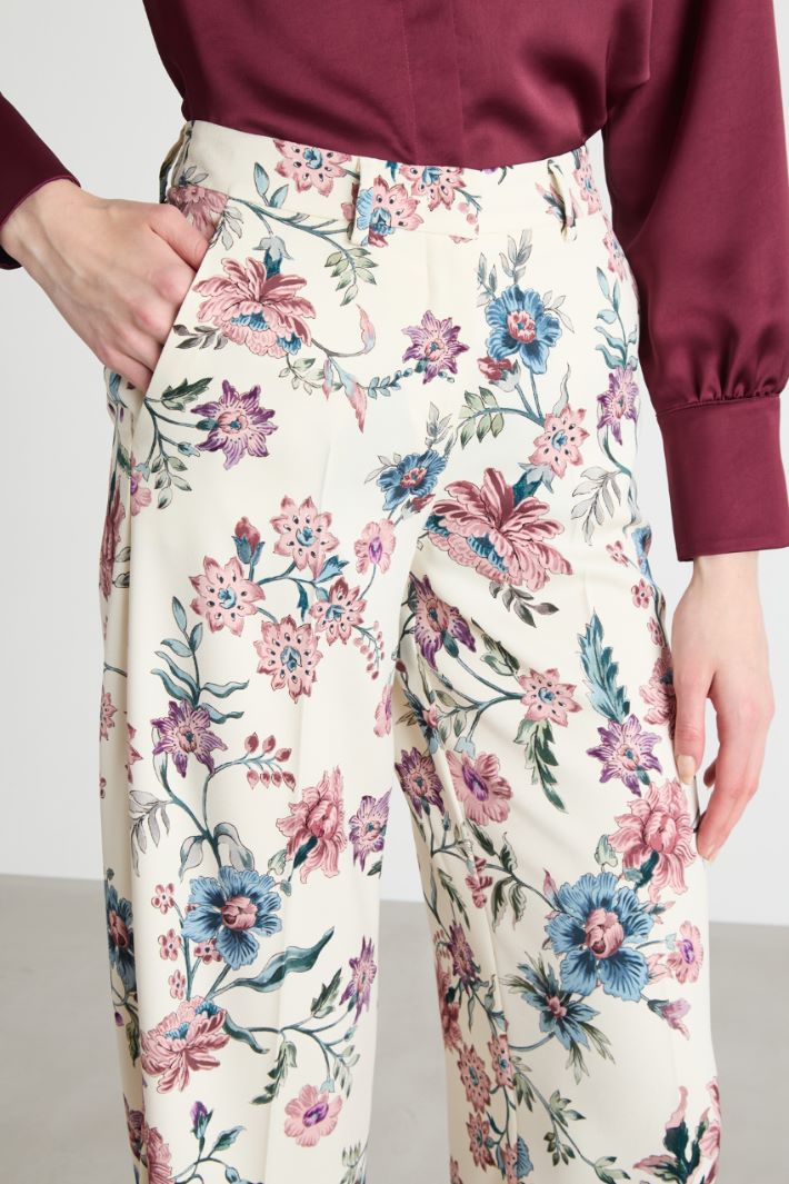 Floral-print trousers Intrend - 3