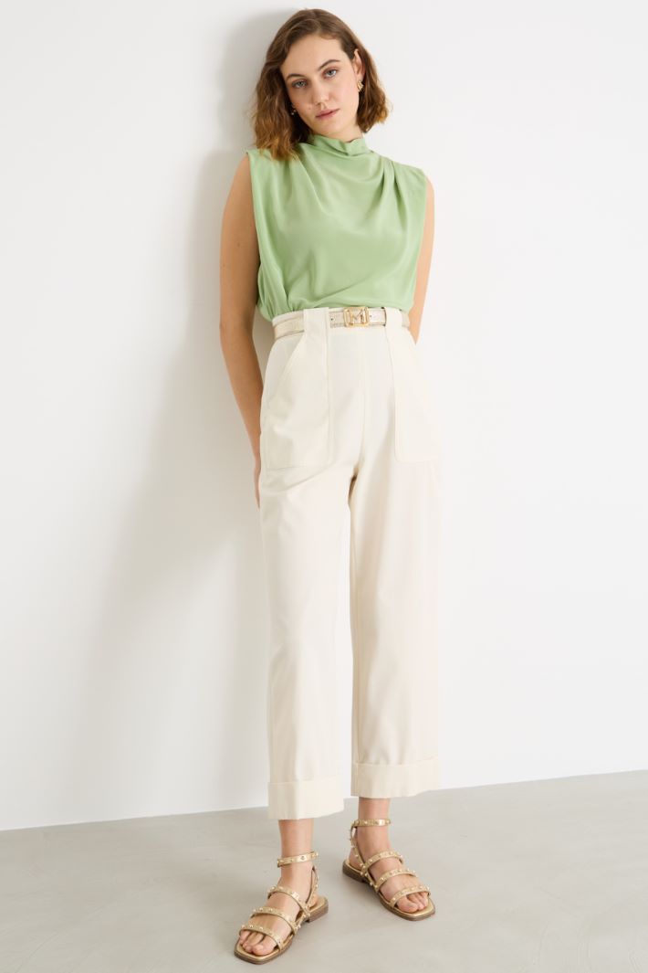 High-waisted twill trousers Intrend