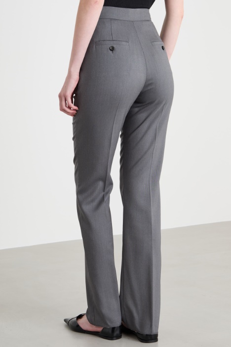 Pantalone slim con tasche