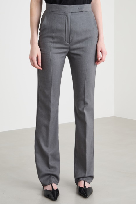 Pantalone slim con tasche