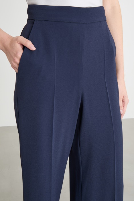 Pantalone ampio in raso opaco